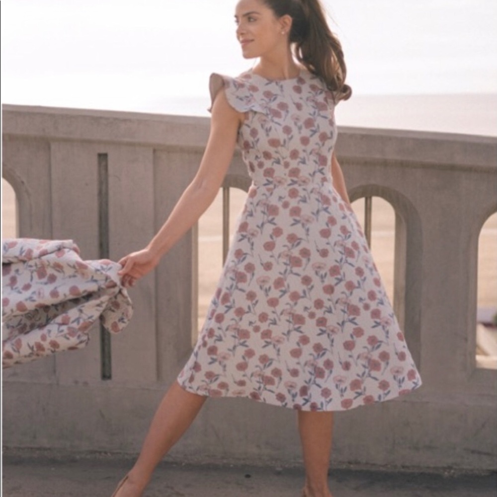 NWT Gal Meets Glam Lola Dress